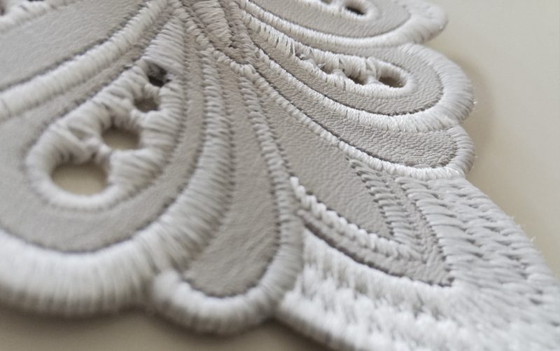 Fil'ing broderie cuir perforé découpé broderie anglaise